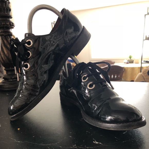 Marc Jacobs Shoes - Marc Jacobs Patent leather shoes